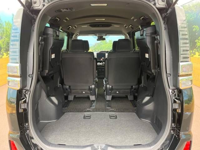 Toyota VOXY 2019-04 182253-11