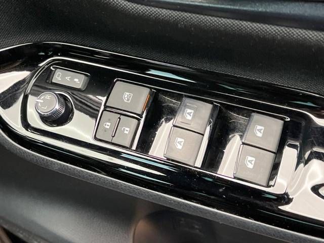 Toyota VOXY 2019-04 182253-7