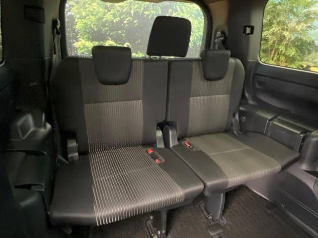 Toyota VOXY 2019-04 182253-10