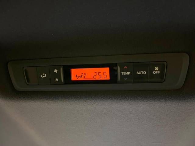 Toyota VOXY 2019-04 182253-6