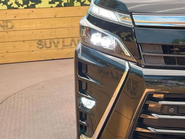 Toyota VOXY 2019-04 182253-12