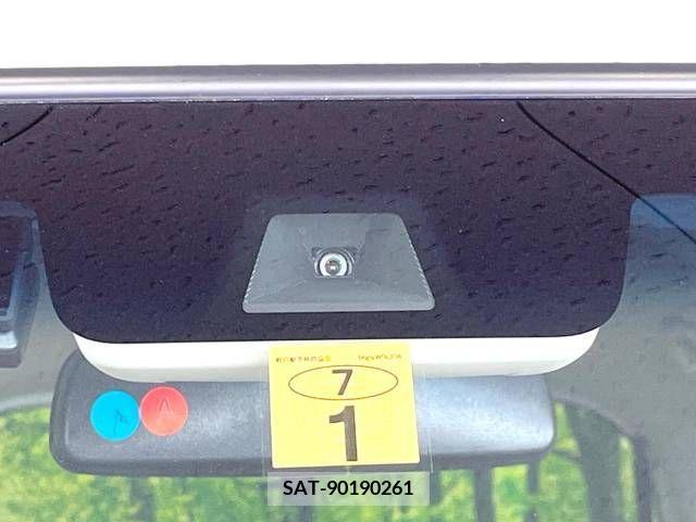 Honda N BOX 2022-01 279545-2