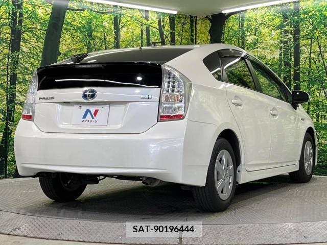 Toyota PRIUS 2010-04 384028-16