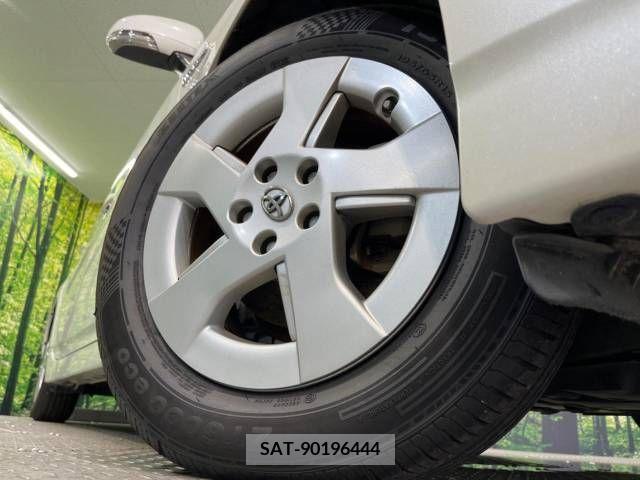 Toyota PRIUS 2010-04 384028-12