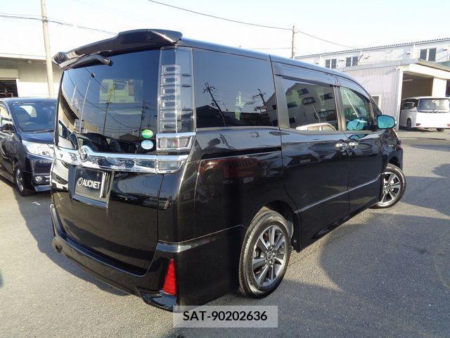 Toyota VOXY 2019-06 234754-2