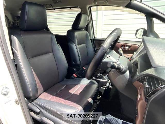 Toyota ESQUIRE 2015-10 390665-10