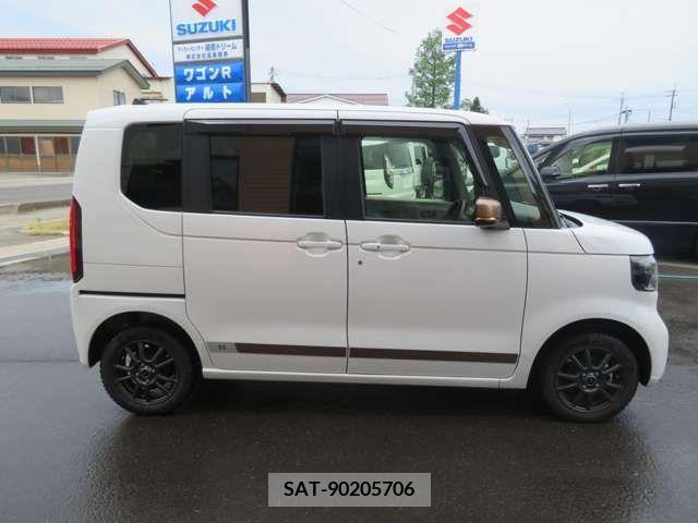 Honda N BOX 2023-11 278815-2