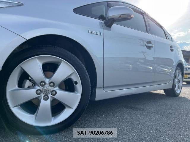 Toyota PRIUS 2015-11 366380-12