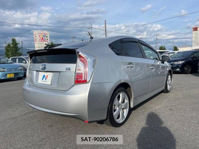 Toyota PRIUS 2015-11 366380-16
