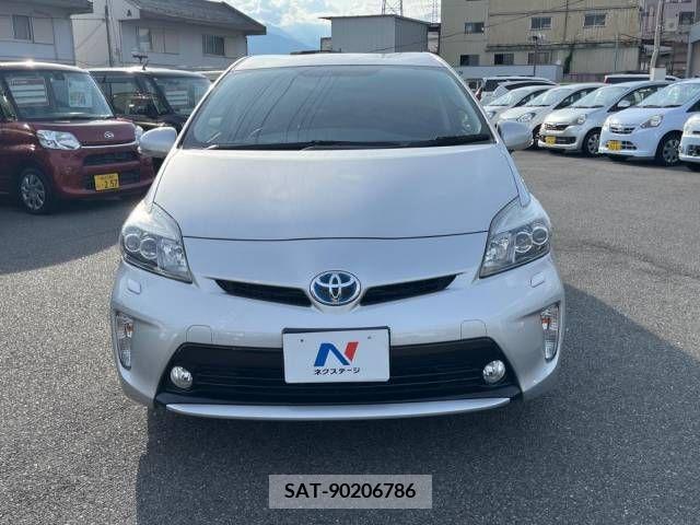 Toyota PRIUS 2015-11 366380-13
