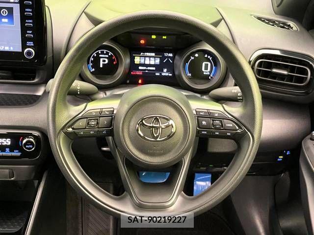 Toyota YARIS 2023-07 395383-11