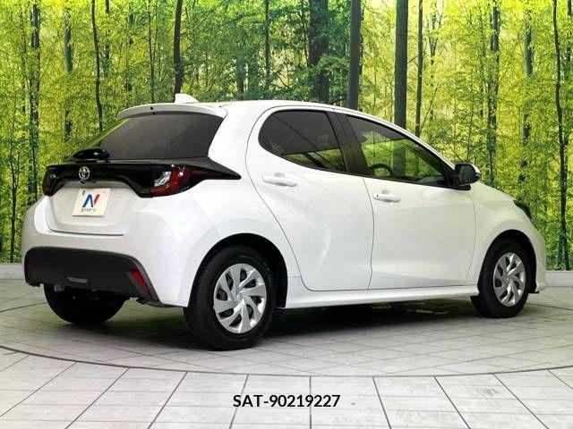 Toyota YARIS 2023-07 395383-17