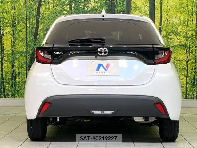 Toyota YARIS 2023-07 395383-15