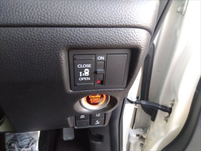 Honda N BOX CUSTOM 2017-11 13876-14