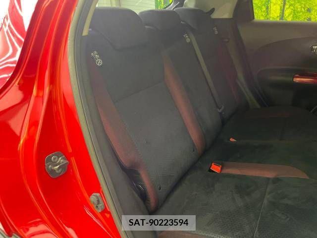 Nissan JUKE 2013-08 379516-9