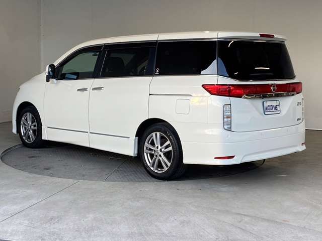 Nissan ELGRAND 2011-03 185618-12