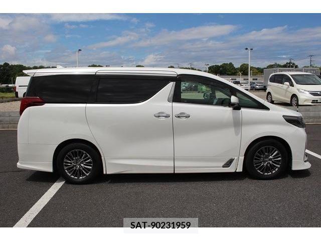 Toyota ALPHARD 2018-09 280320-10