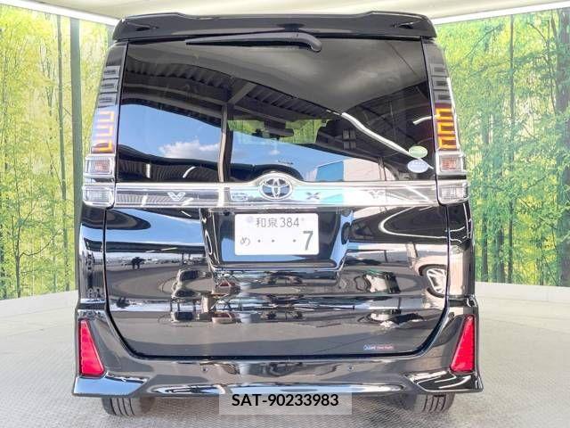 Toyota VOXY 2019-11 221454-16
