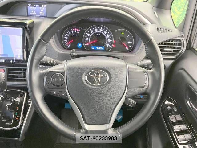 Toyota VOXY 2019-11 221454-12