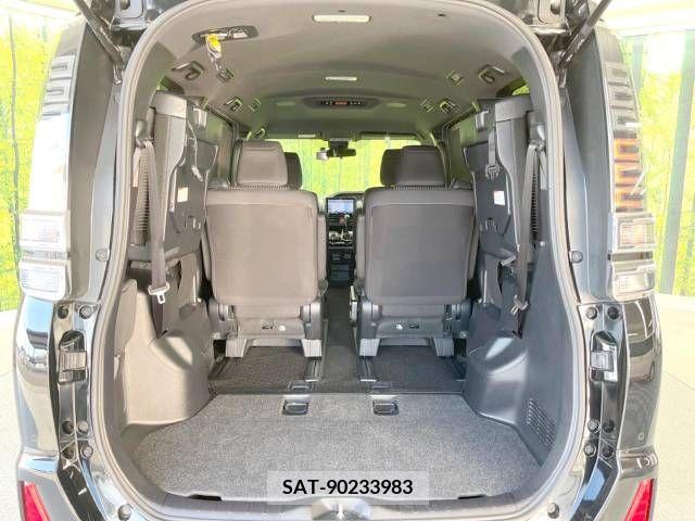Toyota VOXY 2019-11 221454-11