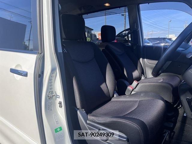 Nissan SERENA 2011-11 383230-6