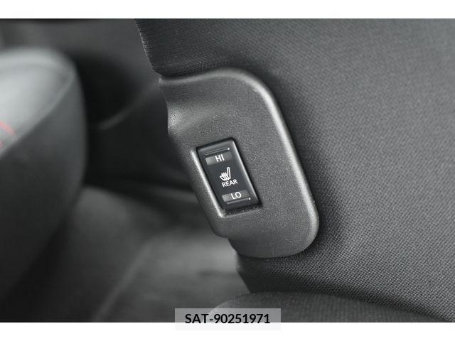 Nissan LEAF 2021-11 207856-10