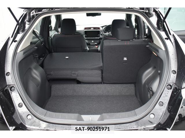 Nissan LEAF 2021-11 207856-19
