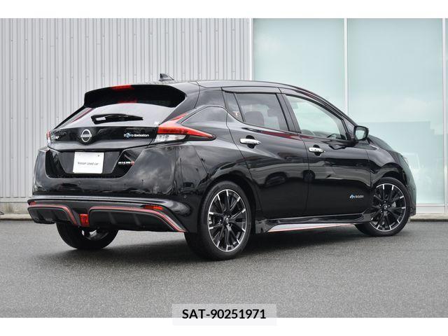 Nissan LEAF 2021-11 207856-1