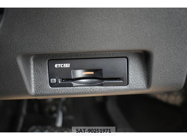Nissan LEAF 2021-11 207856-7