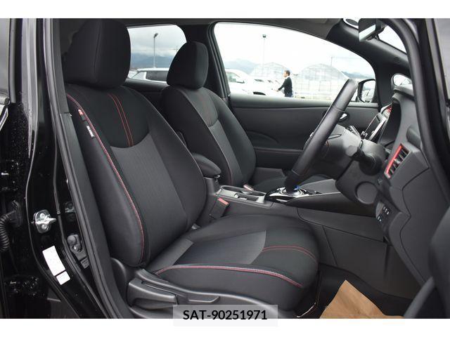 Nissan LEAF 2021-11 207856-15