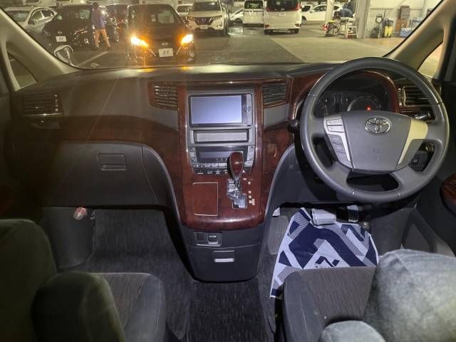 Toyota VELLFIRE 2012-07 185336-1