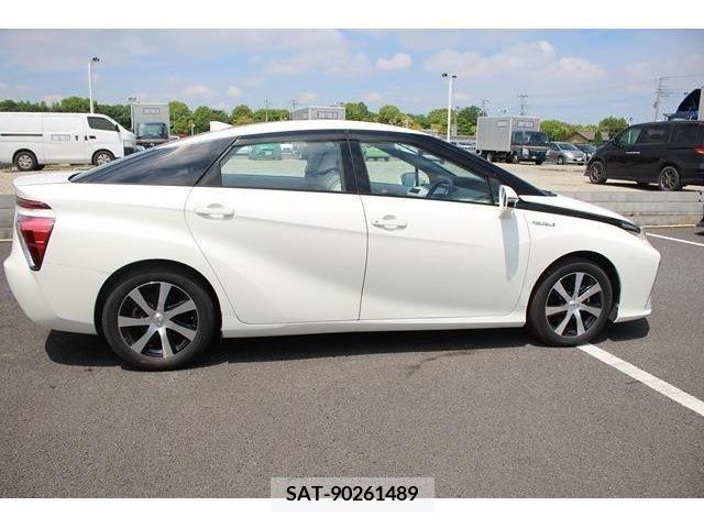 Toyota Mirai 2016-06 277760-10