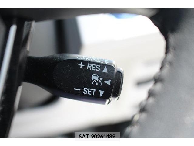 Toyota Mirai 2016-06 277760-2