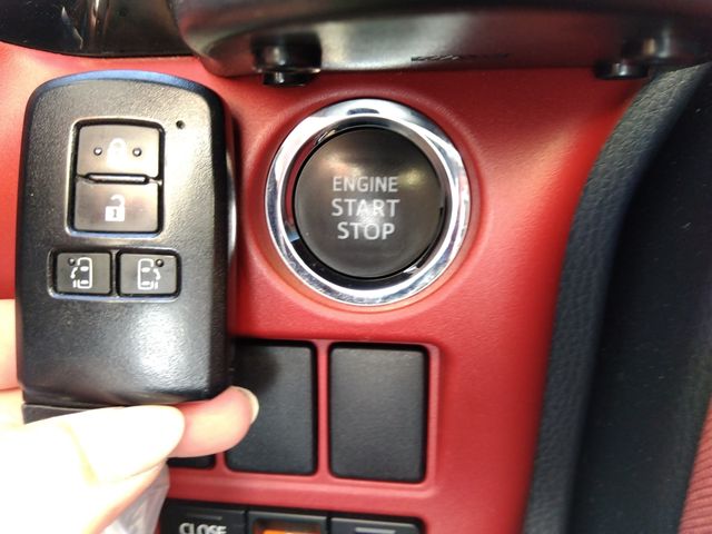 Toyota VOXY 2017-10 6966-10