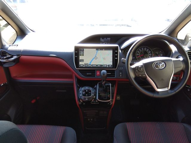 Toyota VOXY 2017-10 6966-1