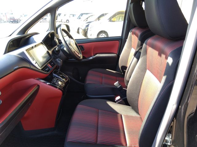 Toyota VOXY 2017-10 6966-16