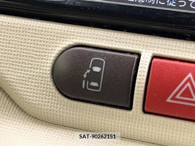 Toyota PORTE 2017-09 378486-2