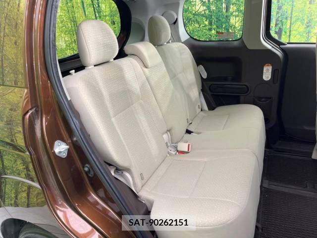 Toyota PORTE 2017-09 378486-9