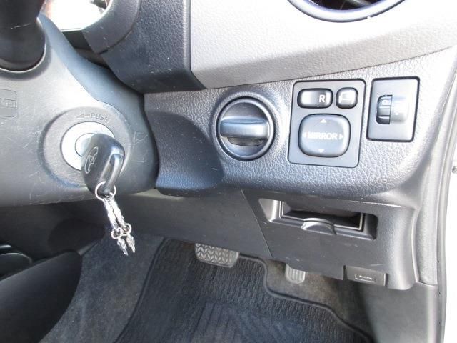 Toyota VITZ 2014-07 190109-16