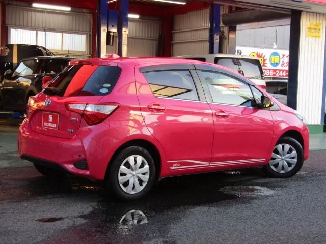 Toyota VITZ HYBRID 2018-01 1110-1