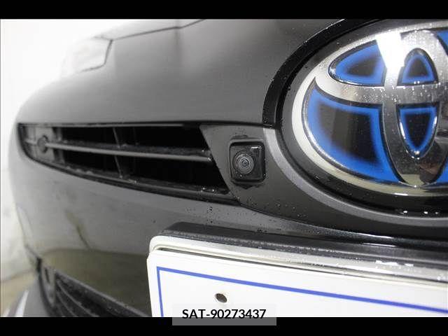 Toyota PRIUS 2021-08 281920-4
