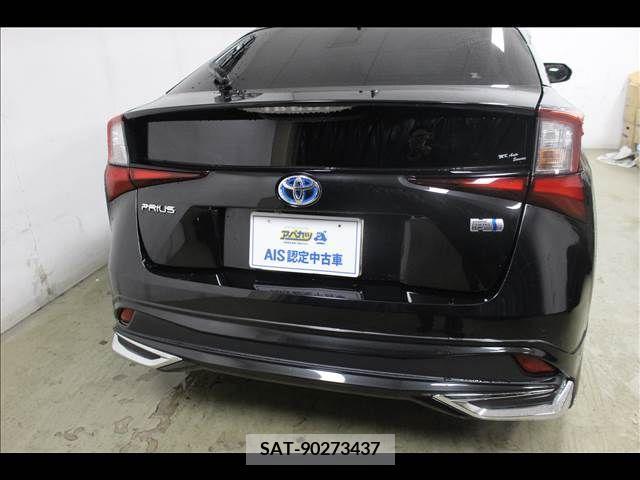 Toyota PRIUS 2021-08 281920-2