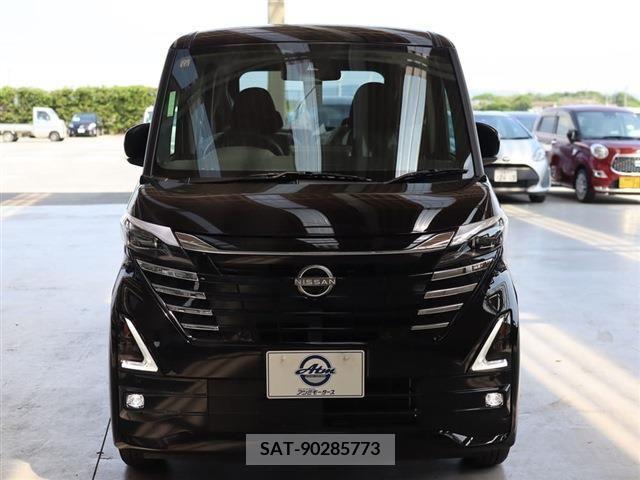 Nissan ROOX 2023-10 388508-18