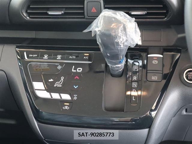 Nissan ROOX 2023-10 388508-9