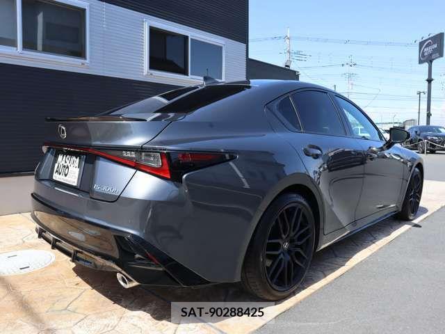Lexus IS 2023-07 275522-6