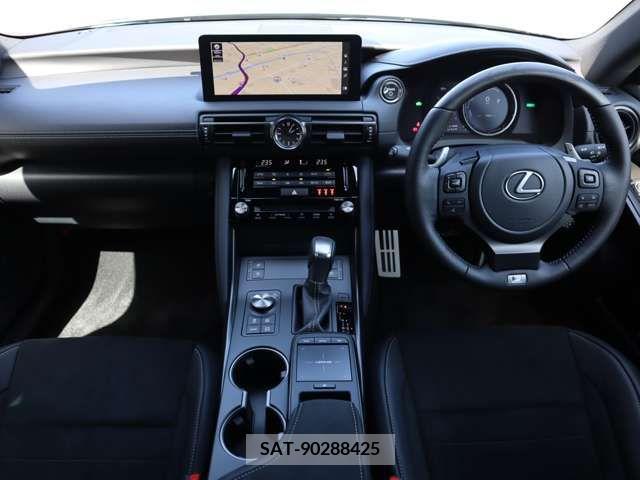 Lexus IS 2023-07 275522-7