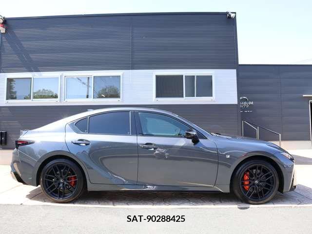 Lexus IS 2023-07 275522-3