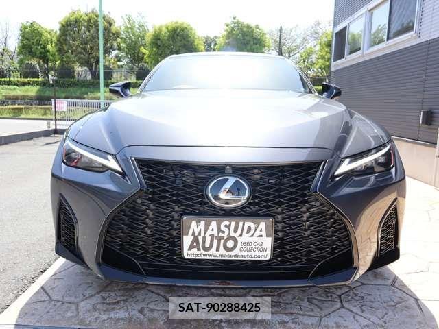 Lexus IS 2023-07 275522-1