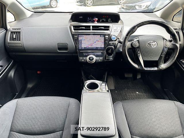 Toyota PRIUS ALPHA 2017-09 282460-1
