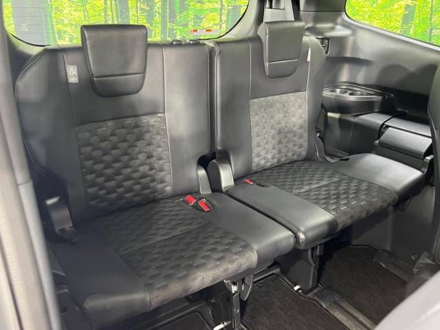 Toyota VOXY 2023-02 20245-10